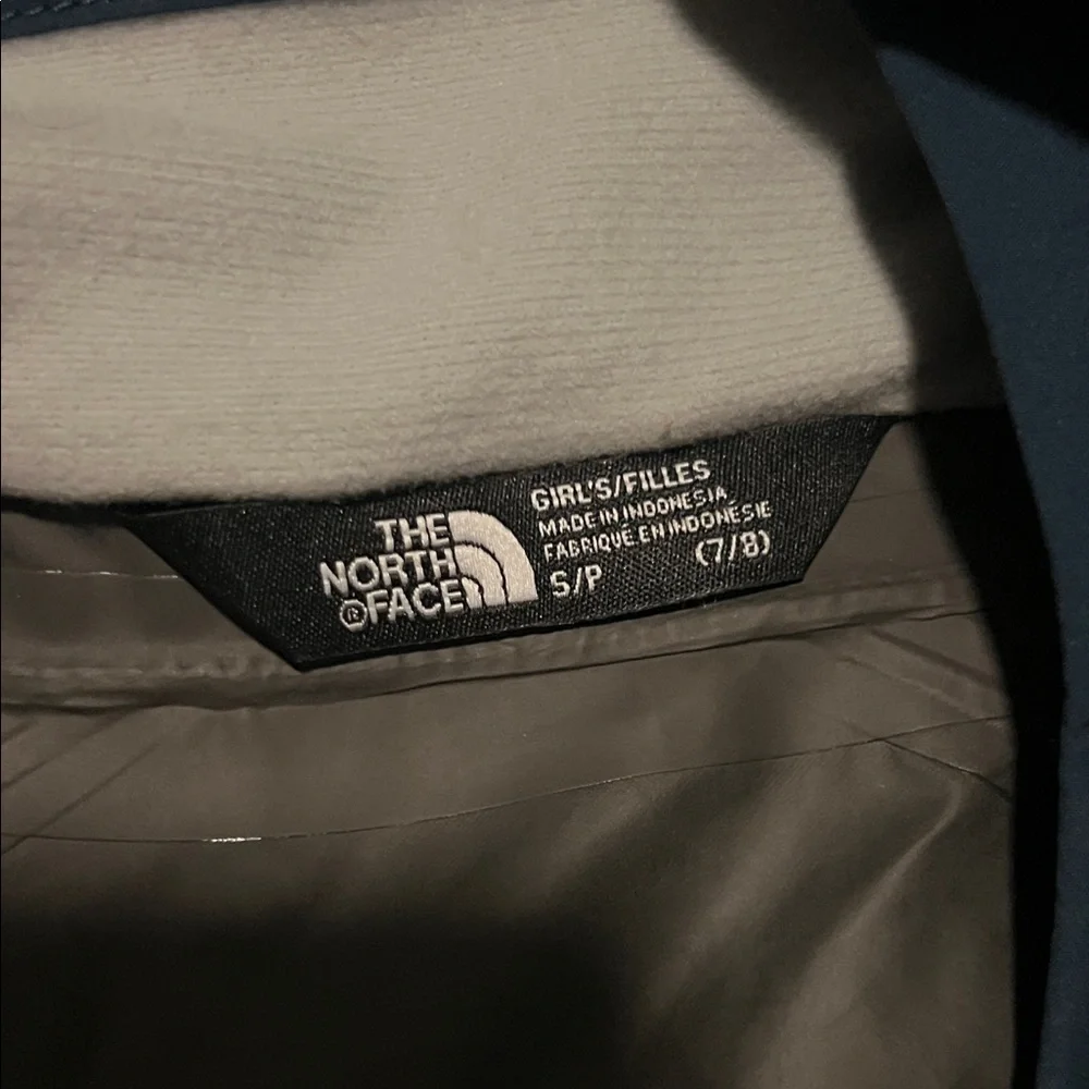 The North Face girls size 7/8  Navy Raincoat - Picture 2 of 9